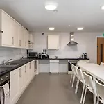 Hugh Lynch's Self Catering 3*