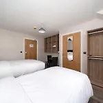 Hugh Lynch's Self Catering Gasthuis 3*