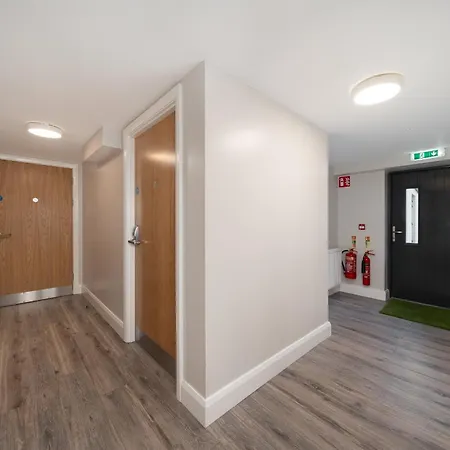 Hugh Lynch's Self Catering 3*