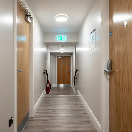 招待所 Hugh Lynch's Self Catering