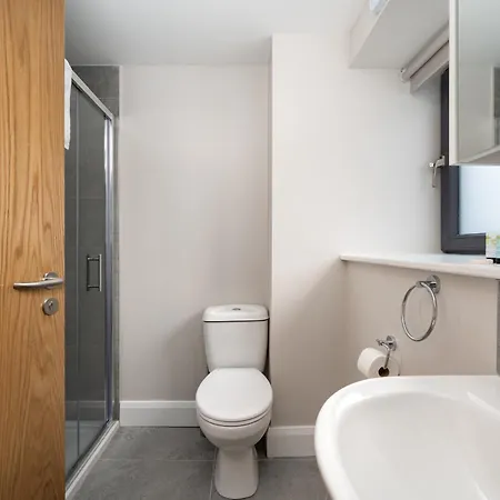 Hugh Lynch's Self Catering 3*