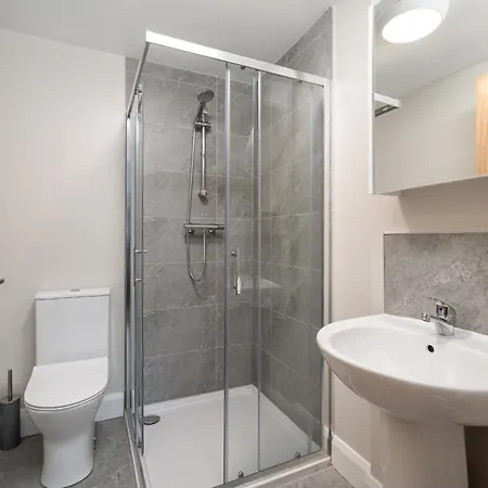 Hugh Lynch's Self Catering 3*