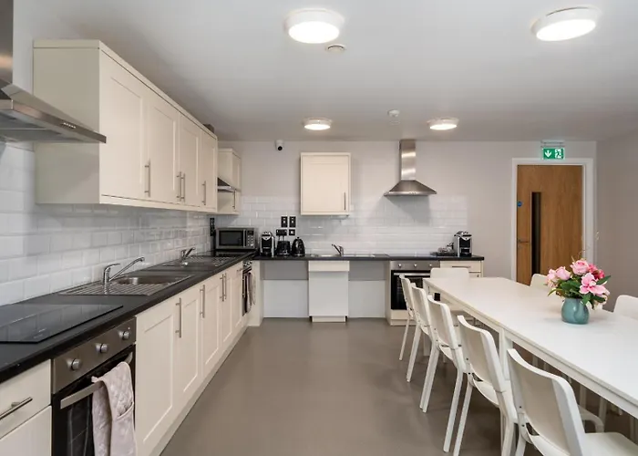 Hugh Lynch's Self Catering 3*