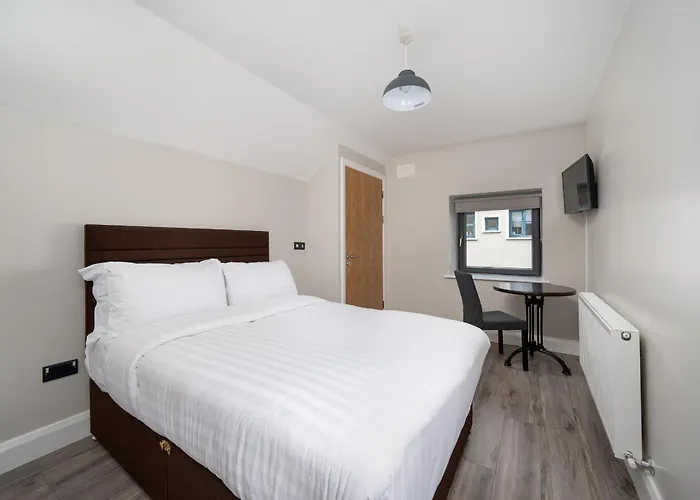 Hugh Lynch's Self Catering 3*