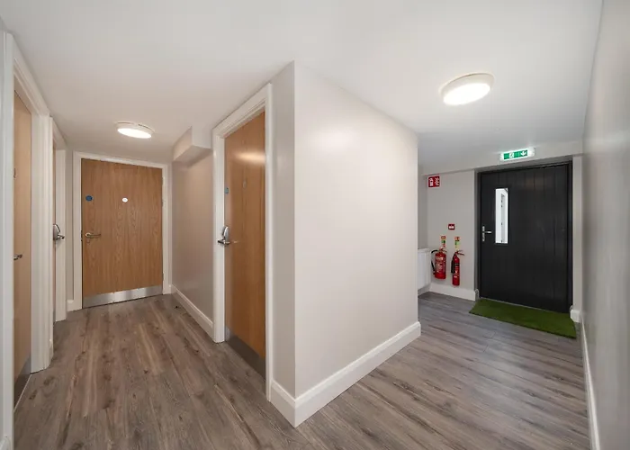 Hugh Lynch's Self Catering 3*