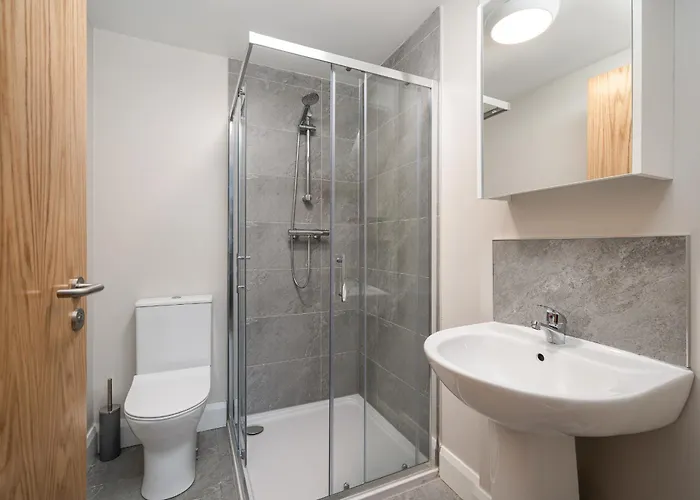 Hugh Lynch's Self Catering 3*